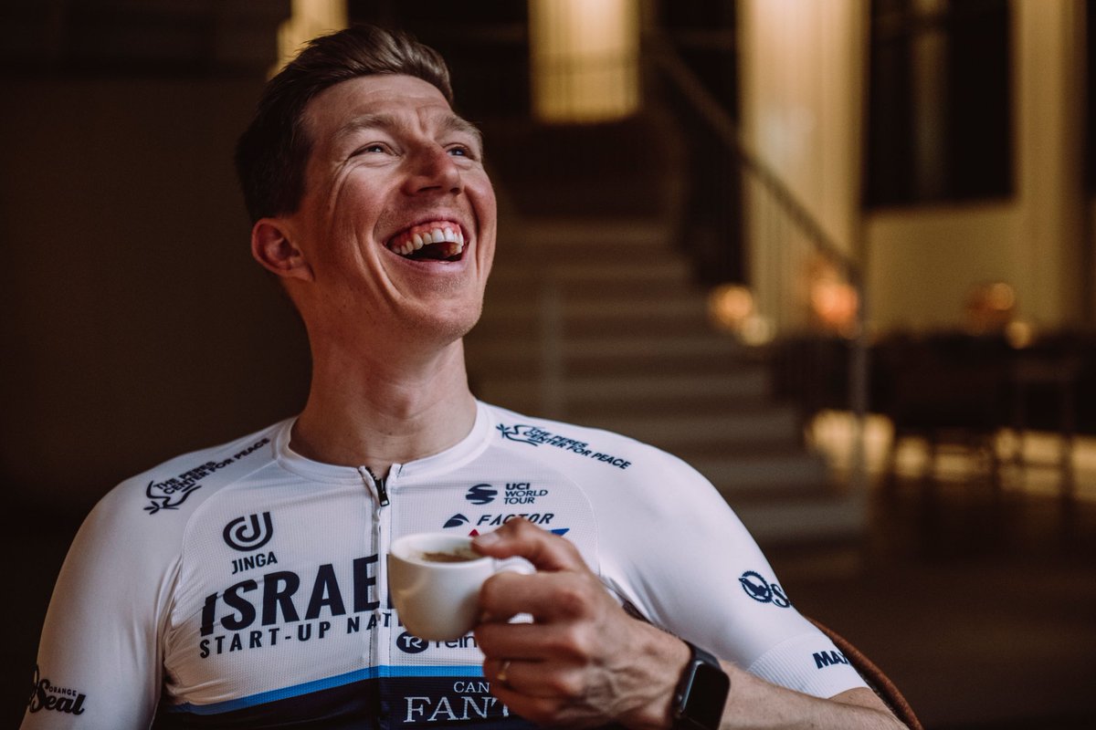 ☕️ + 🤣 = 👌
#weekend #teamcamp #longridetoday #newkit 
@teamisraelsun 
📸 @noa_toledo_arnonphoto