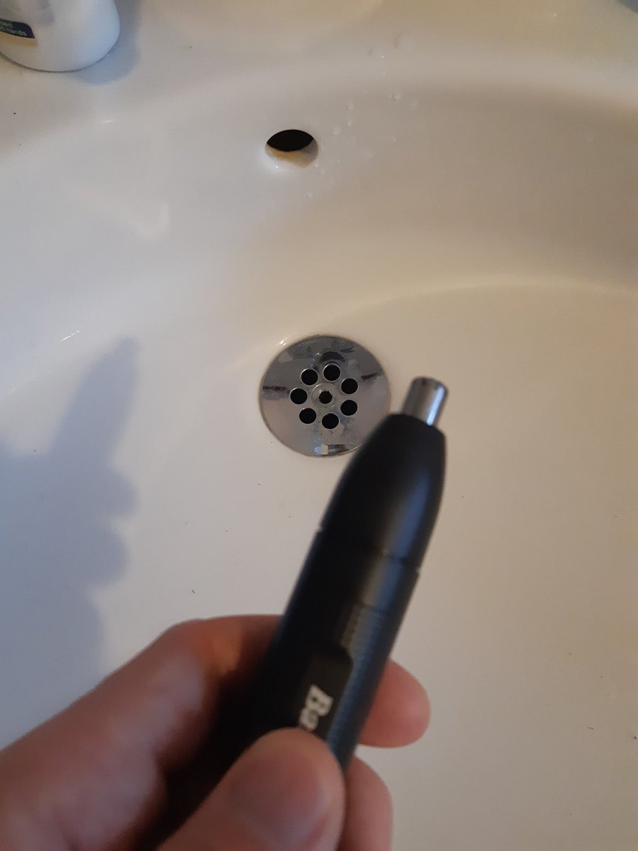 mageijonsson's tweet photo. Trangiaköket var årets julklapp men jag skulle vilja slå ett slag för nästrimmern som jag fick av min käresta❤. Trodde ett tag att jag drabbats av coronaviruset då jag tappat luktsinnet men det var bara lite vildvuxet! 🌲🌲🌲😂 #gallring #babyliss https://t.co/qzMd832QaX
