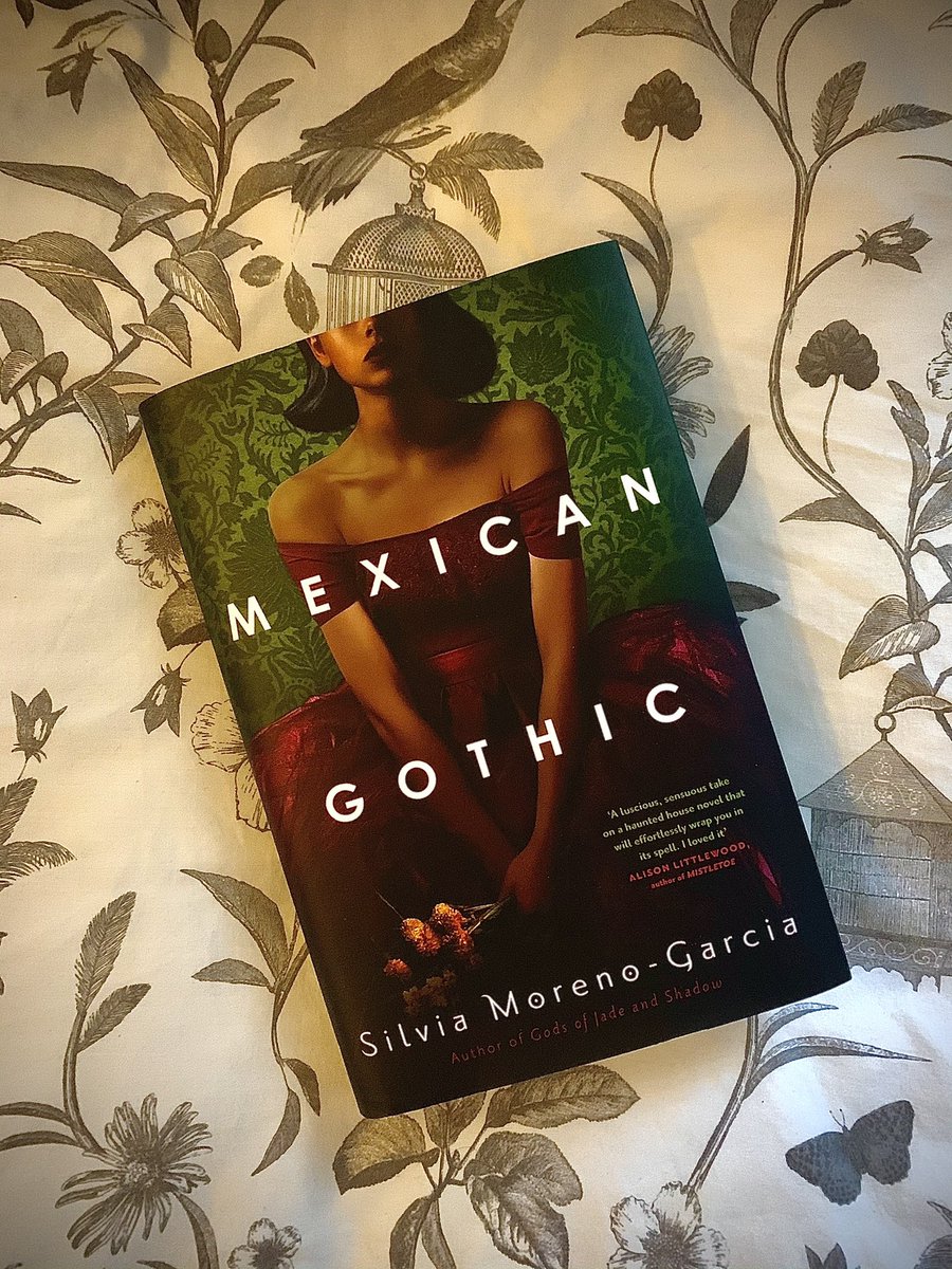 #HappyWeekend everyone! 💋
What are you all reading this weekend?
🖤I finished #MexicanGothic by @silviamg last night and it gave me classic horror story vibes!🖤
Full review coming soon! 
And thank you as always to @hanwints for being a legend 💎
@QuercusBooks @JoFletcherBooks