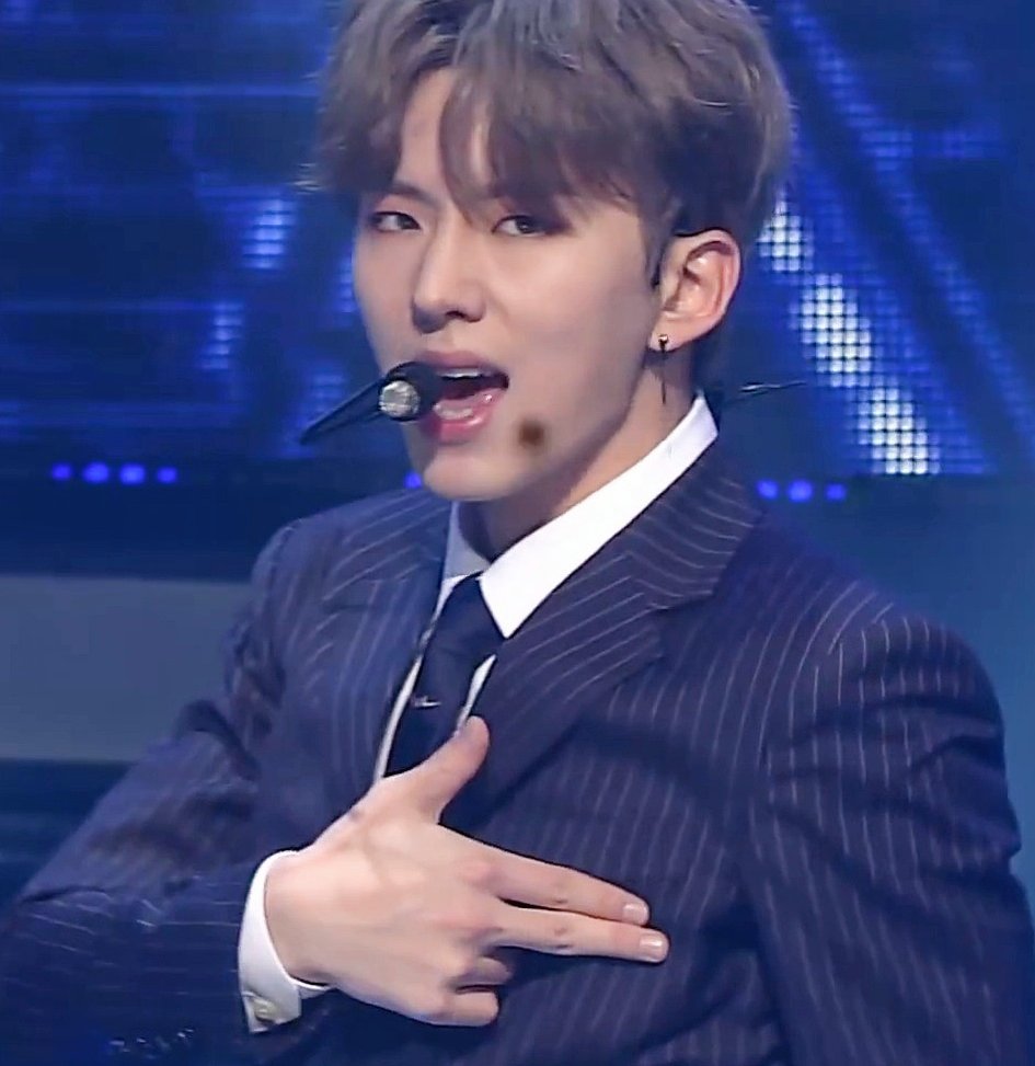 luv9311's tweet photo. 드라마라마 기현
2017                                 2021 https://t.co/Mzxx8fHUXK