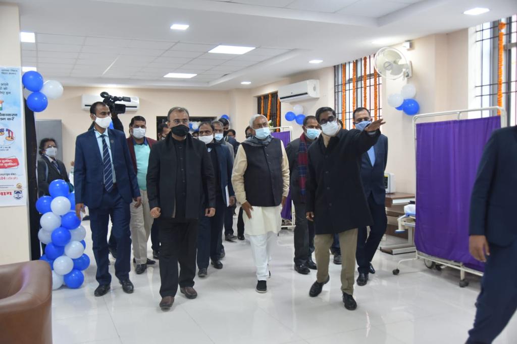 BiharRoutine's tweet photo. Hon'ble Chief Minister of Bihar, Shri Nitish Kumar along with Hon'ble Health Minister of Bihar, Shri Mangal Pandey, Inaugurated COVID-19 Vaccination from IGIMS Patna @MoHFW_INDIA
@BiharHealthDept
#vaccineworks
#BiharFightsCorona
#LargestVaccineDrive
#TogetherAgainstCOVID19 https://t.co/QhLvcsfJ59