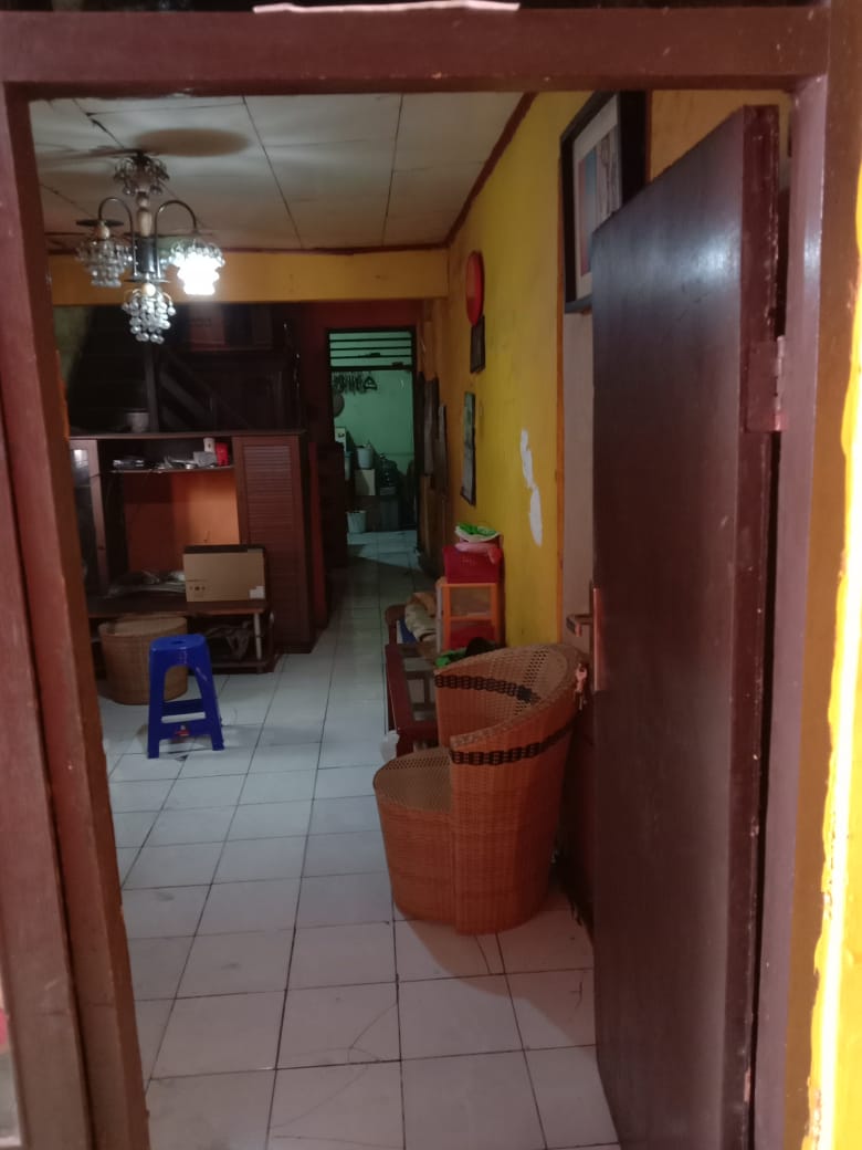 saprollllll's tweet photo. Di jual, rumah dengan 3 mini ruko di depannya.
104m Luas Tanah
77m Luas Bangunan
1300 watt
2 lantai
2 kamar tidur diatas
Lokasi samping Universitas Pancasila (pinggir jl.raya lenteng agung), dekat dengan tempat pendidikan, stasiun, tol, rumah sakit, pusat perbelanjaan dll. https://t.co/cGozLYyvkl