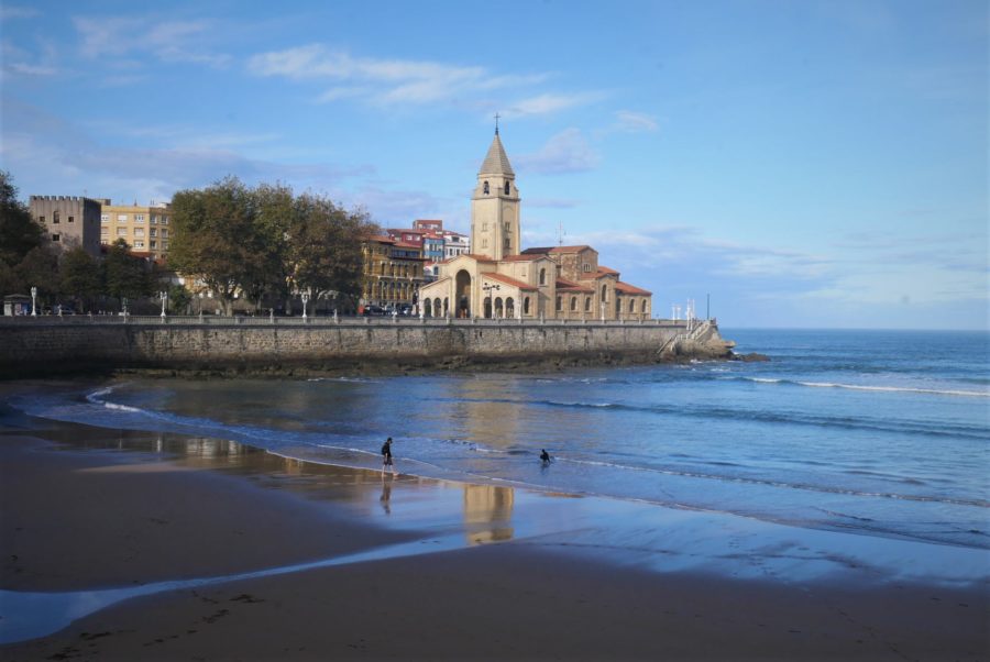 GijonTurismo's tweet photo. Nuestra amiga Patri de @lacosmopolilla nos propone un paseo por la historia de #Gijón #Xixón https://t.co/xJ6qvVI9IL #XixónEnTodasLasOcasiones #XixónEnTolesOcasiones https://t.co/4mKIC4cTkC