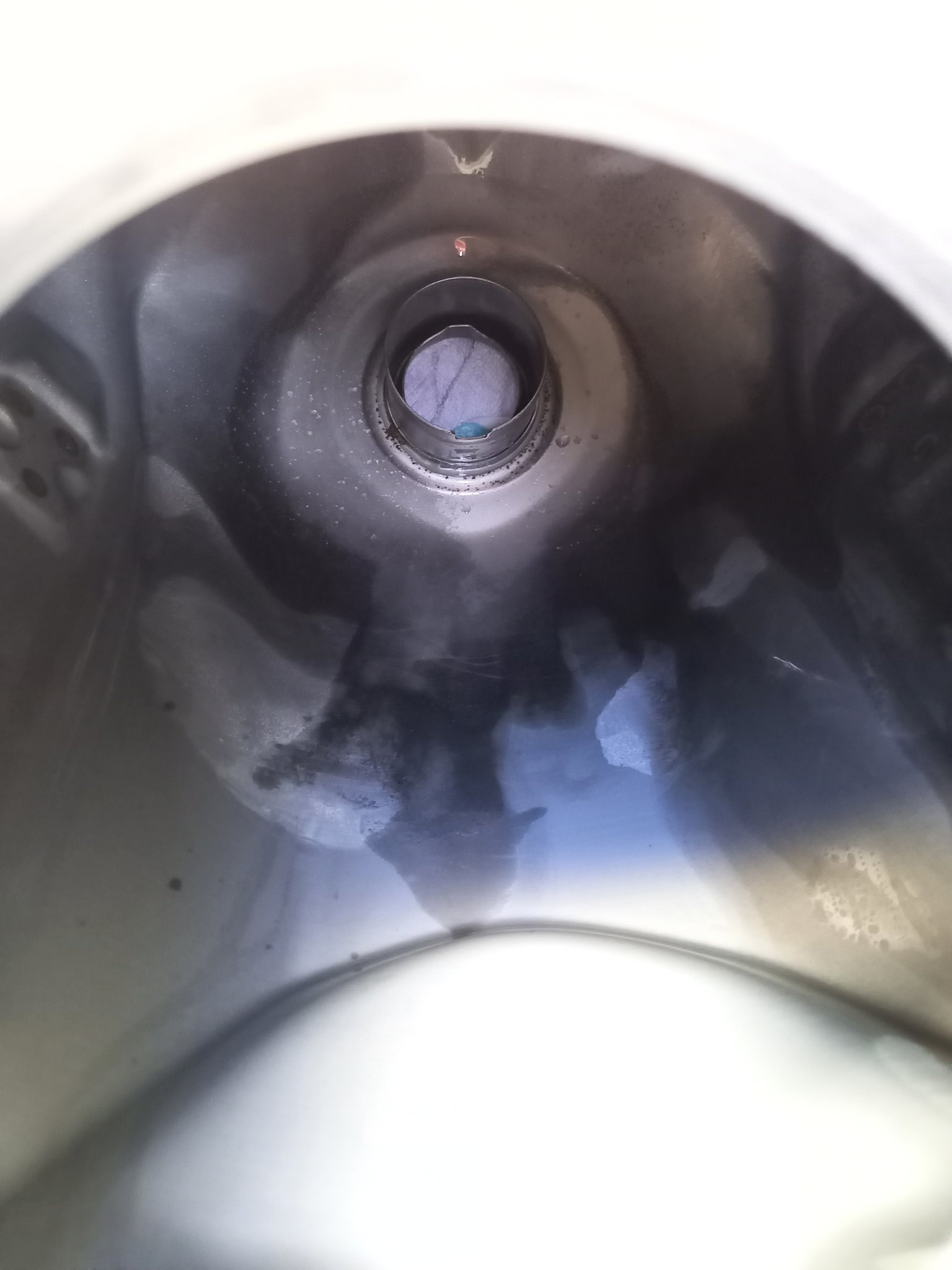 Hiroro おタンクの錆びとりん ﾟ ﾟ人ﾟ ﾟ サンポールは危ないって行っただろ 親父風 次はコーティング サンポール タンク錆びとり サビ落とし 錆落とし T Co Qlwagainqd Twitter