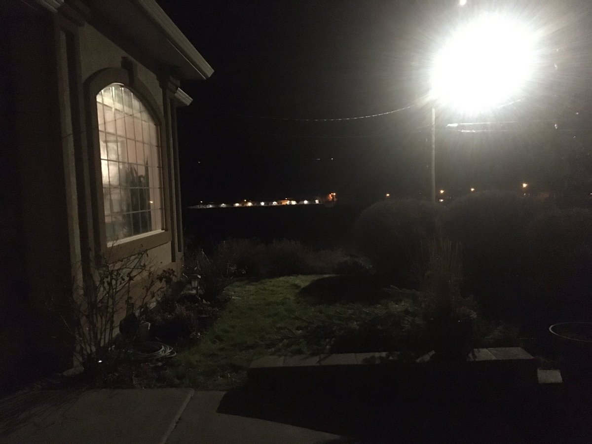mrtrill3's tweet photo. @AshcroftBC has its very first #LED #StreetLight and it shines on my corner, of my small #Hometown. I was happy to say #ThankYou to our Local @BCHydro foreman for crews work today. Did I say small town? Oh yea, I did. #LetThereBeLight #anditwasgood https://t.co/ti23ZXYYOi
