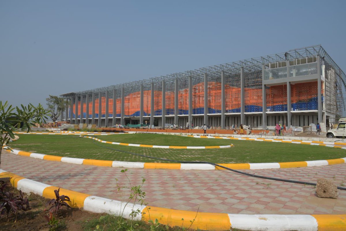 drrajivguptaias's tweet photo. Hon’ble PM @narendramodi will virtually flag off 8 trains tomorrow, connecting Kevadia directly by broad gauge line with Delhi, Mumbai, Chennai, Varanasi, Amdavad &amp; Vadodara. A quantum jump in tourist inflow to #StatueOfUnity expected in coming days.@PiyushGoyal @CMOGuj https://t.co/Zd8vXNI7hb