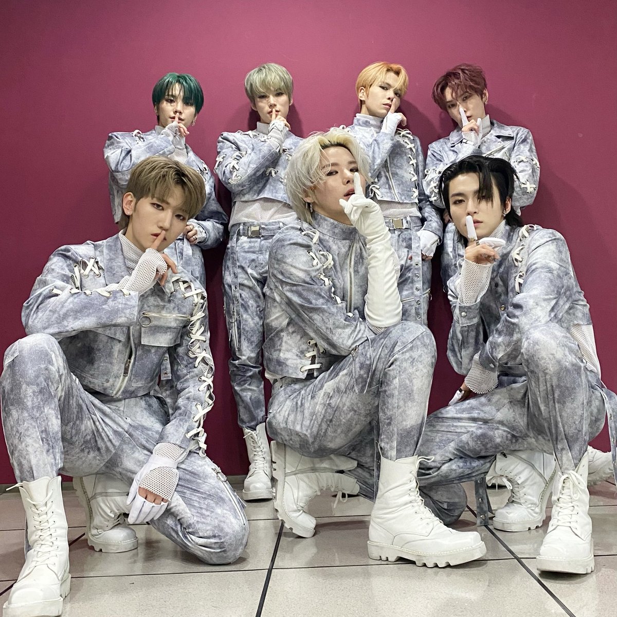 ELASTofficial's tweet photo. [#쇼음악중심]

멋짐 한도 초과하는
엘라스트의 무대❗
엘링들 모두 기대해 주세요🥰

#ELAST #엘라스트 
#Dangerous #ShowMusicCore https://t.co/YBq4nfo35g