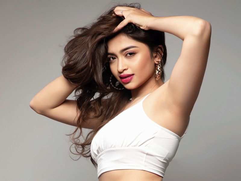 kanlish_News's tweet photo. Sukanya Girish is set for her debut as a leading lady in Kailasa Kasidre.
#TimesFreshFacewinner  #SukanyaGirish #KailasaKasidre
#Vybhav  #Tarakasura #NagVenkat #womenoriented
#KannadaNews #kannadadaily #Kannada https://t.co/HZyqyXMIdg