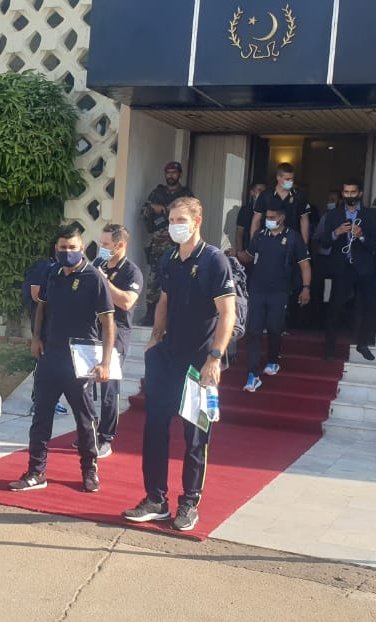 ICC_GeoTv's tweet photo. News
South Africa cricket team reached in Pakistan after 14 years, they reached at Karachi today.
#WelcomeToPakistan #WelcomeSA https://t.co/jUsr0OWgB8