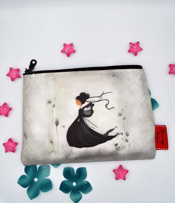 SevenkeysE's tweet photo. The little butterfly carry https://t.co/CRE4i2k359 via @EtsySocial #etsyshop  #etsy #etsyshop #valentinedaygift  #ToiletryBag #birthdayg https://t.co/TCxuyT0g4w
