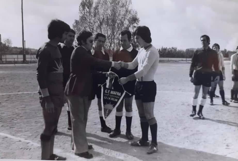 in Valls, Barcelona (Spain) to honour the heroic struggle of The Biafrans . They created a symbolic pennant and founded the Biafra Football club in order to draw world attention to the plight of Biafra, using one of the most potent methods known to humanity.
