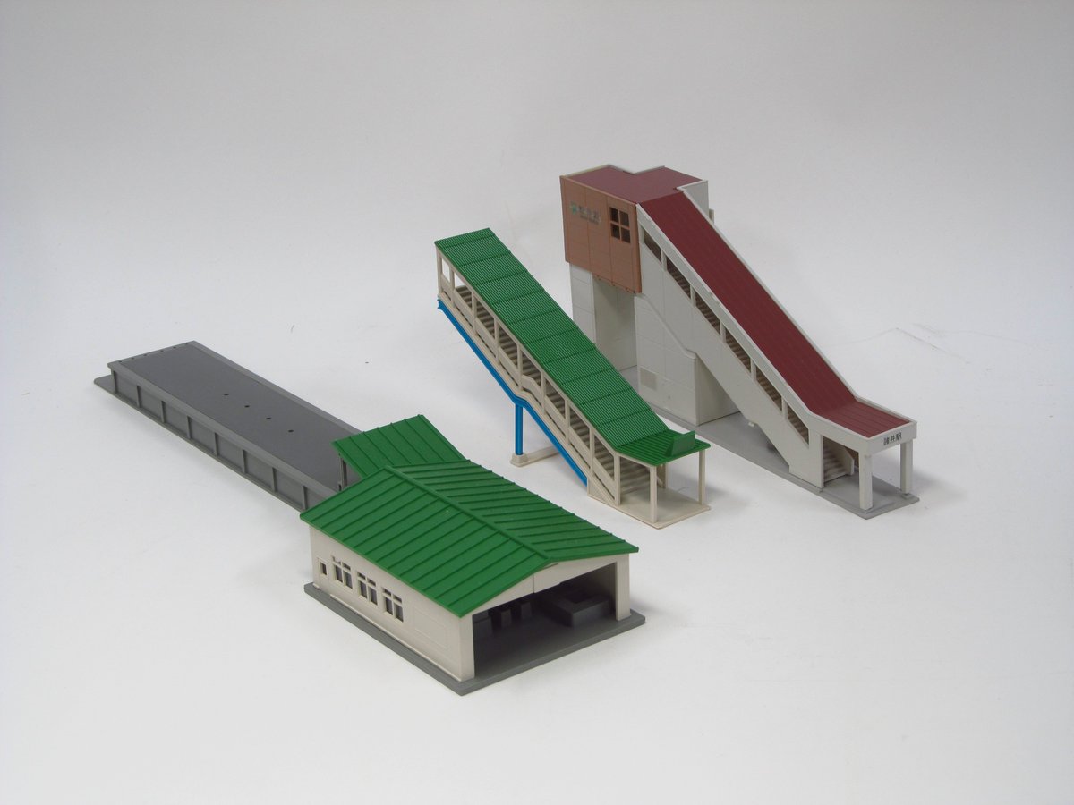 KATO製品 DX複線レイアウト(近郊形橋上駅舎)② KATO製品 DX複線レイアウト(近郊形橋上駅舎)② KATO製品 DX複線