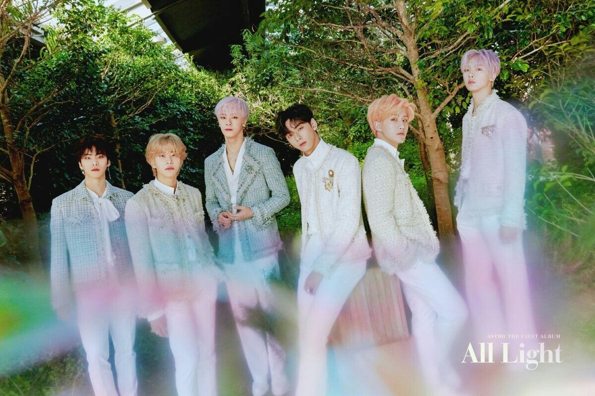 aroha_india's tweet photo. 🎊🎉 Today will always be memorable as #2YearsWithAllNight the first full album of #ASTRO which gave @offclASTRO their first win ❤️

Let's celebrate &amp; stream this masterpiece everywhere !!

📎https://t.co/ZZrOgZL7cK
📎https://t.co/WhjOCyt24W
📎https://t.co/79tklmLSxr https://t.co/dYGOulInZf