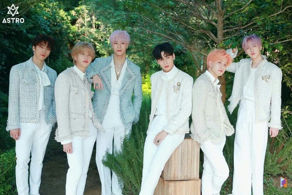 aroha_india's tweet photo. 🎊🎉 Today will always be memorable as #2YearsWithAllNight the first full album of #ASTRO which gave @offclASTRO their first win ❤️

Let's celebrate &amp; stream this masterpiece everywhere !!

📎https://t.co/ZZrOgZL7cK
📎https://t.co/WhjOCyt24W
📎https://t.co/79tklmLSxr https://t.co/dYGOulInZf