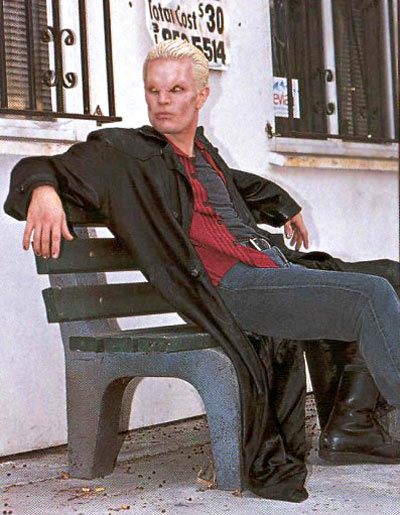 jamie_marsters's tweet image. Pic of the Day: Vampface!Spike just casually hanging out on a bench... in broad daylight... 

@JamesMarstersOf #JamesMarsters #ActuallyIThinkThisMayBeAHarshLightOfDayPromoPic #SoBroadDaylightMakesSense #Spike #Buffy #BuffytheVampireSlayer @BuffyTVS