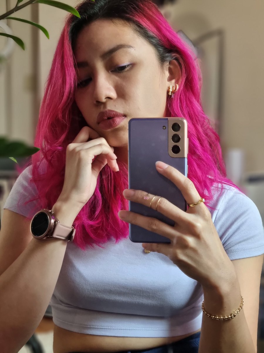 isadoes_'s tweet image. Portrait mode mirror selfie on the #SamsungS20 😜 Video is coming 😎