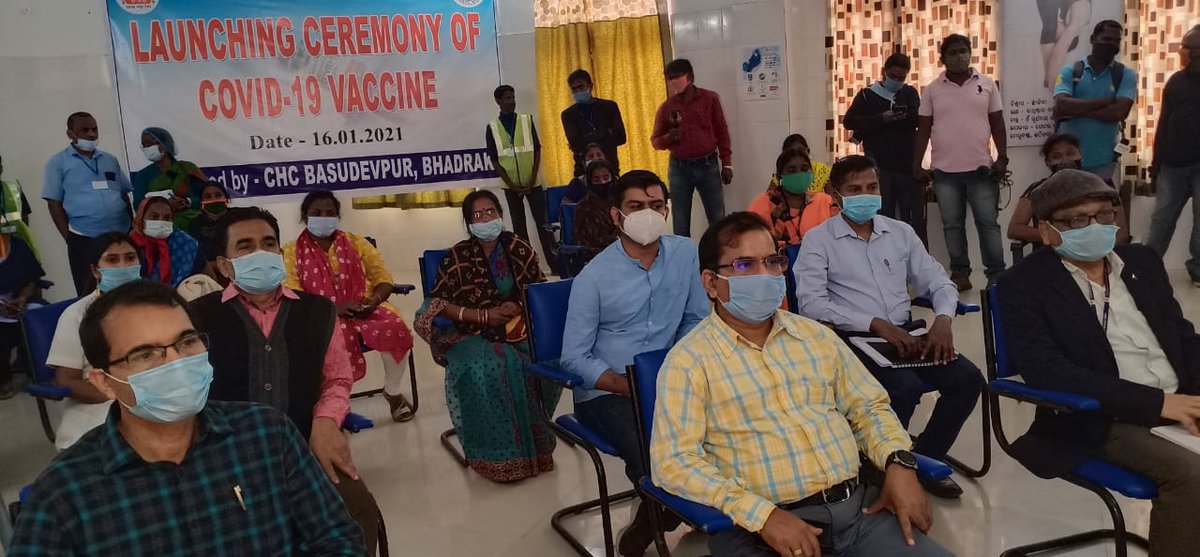 DM_Bhadrak's tweet photo. #COVID19Vaccine 
#OdishaCares 
#Bhadrak 
Collector visited Session Site at CHC BASUDEVPUR and interacted with Frontline Health Workers who took the vaccine today. ADM is in charge of the session site as Senior Supervising Officer. https://t.co/0ykwZgH2SX