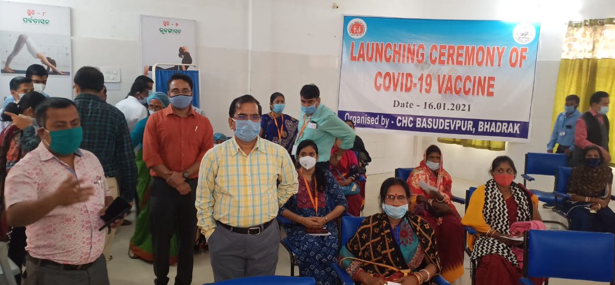DM_Bhadrak's tweet photo. #COVID19Vaccine 
#OdishaCares 
#Bhadrak 
Collector visited Session Site at CHC BASUDEVPUR and interacted with Frontline Health Workers who took the vaccine today. ADM is in charge of the session site as Senior Supervising Officer. https://t.co/0ykwZgH2SX