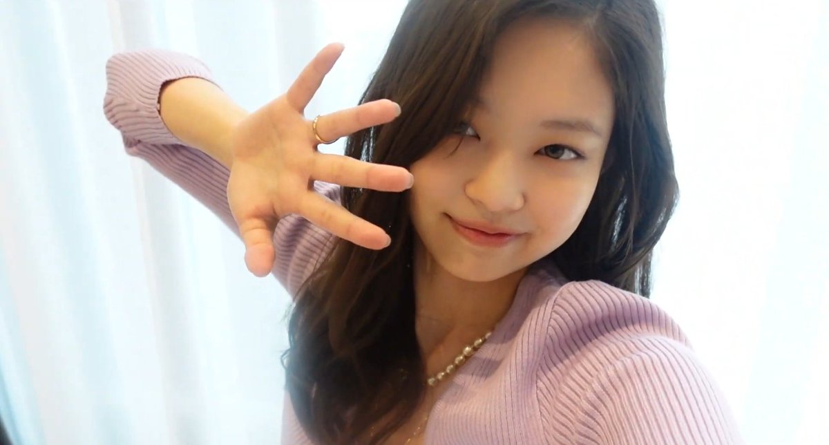 cyanblink's tweet photo. Jennie gave us a whole YouTube channel for her birthday! I love her so much she's an angel! 😭💕 @BLACKPINK #JENNIE https://t.co/aqlMiQj9SQ