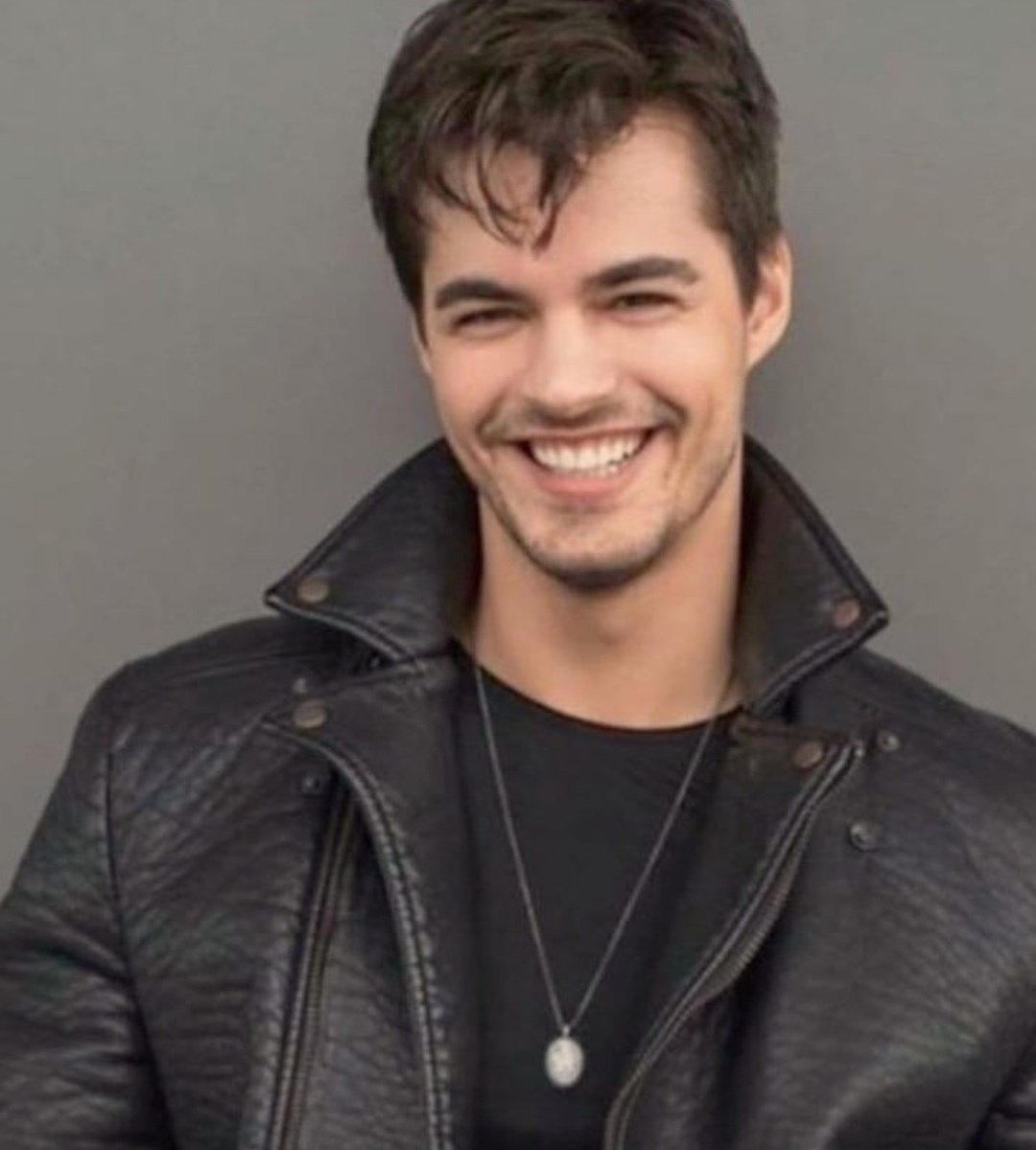 Nazlı Yılmaz ❤ tweet media