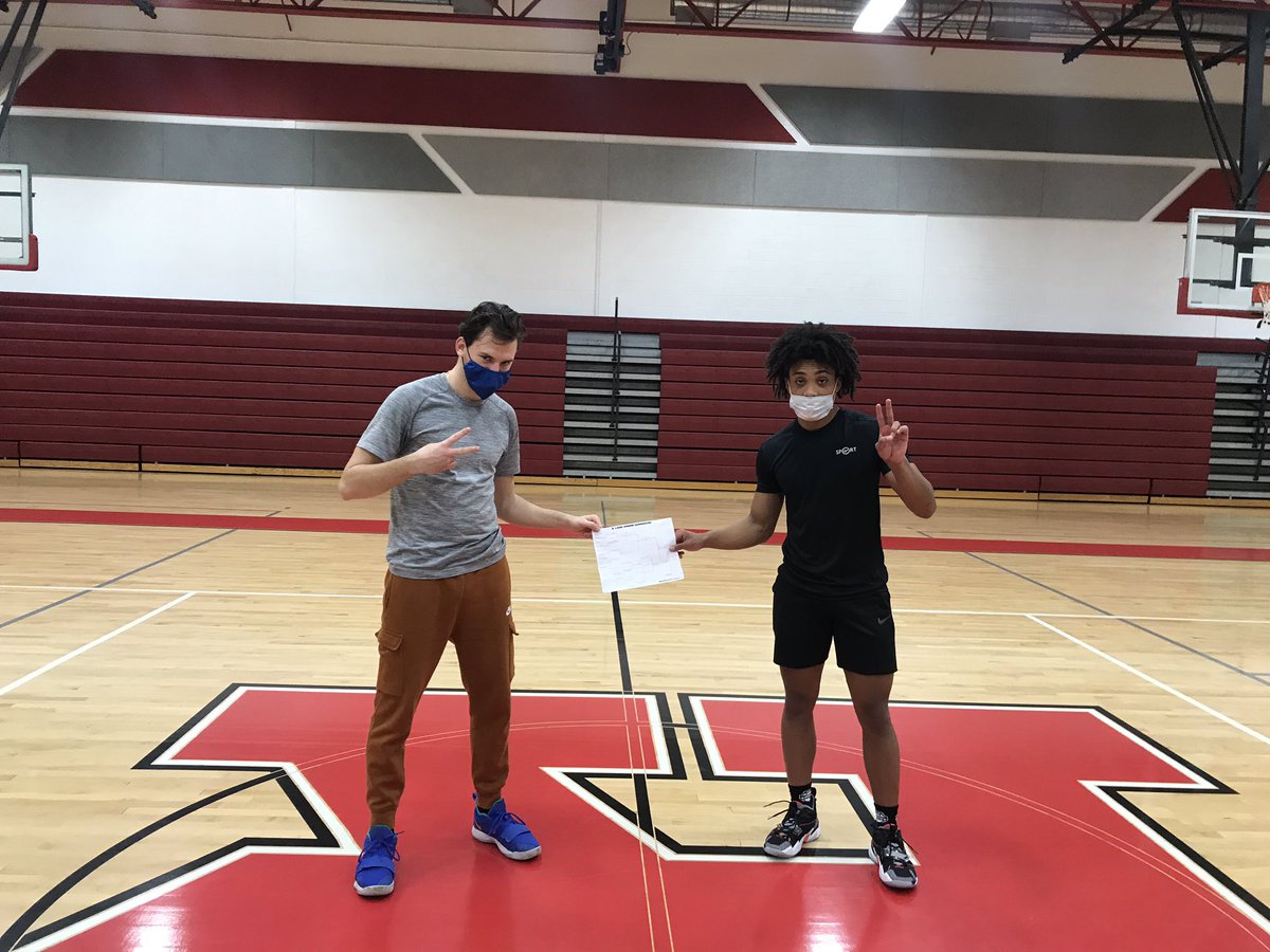 RosevilleBB's tweet photo. First one in the books!! That was fun! Congrats to Coach John and Jason Hunter for winning the two ball tourney we had after practice! #MidnightWork #GBED https://t.co/z8pbh419CH