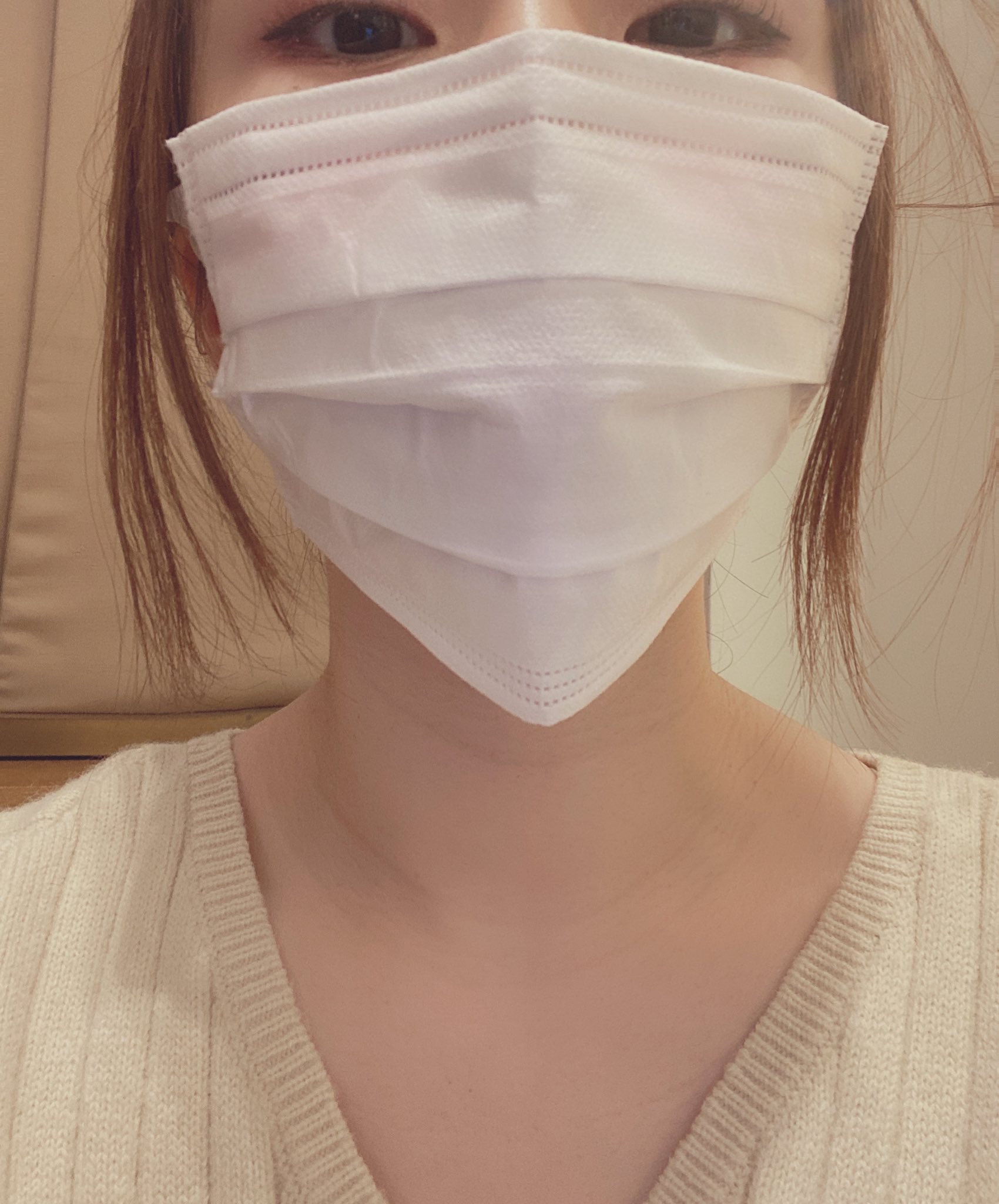 あやなん Sur Twitter ネックレスしてるみたいな首の線が学生の時からあるんだよね こういうの消せる消しゴムない T Co Zegz29yj38 Twitter