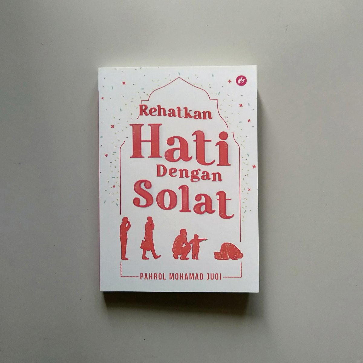Nak tahu tak, sebenarnya tajuk asal buku ini adalah "Kenapa Solat Kita Tidak Berkesan?". Tapi IMAN putuskan untuk tukar ke tajuk seperti yang telah dicetak. Kenapa?