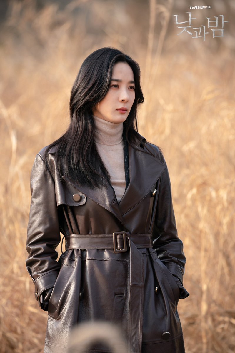 CJnDrama's tweet photo. 세상 아련한 쌍둥이 케미 ㅠㅠㅠㅠㅠ
쌍둥이 힘들 게 한 백야재단 뿌셔뿌셔🤬

예고살인추리극 #낮과밤 🌗
매주 [월,화] 밤 9시 tvN 방송
#남궁민 #김설현 #이청아 #윤선우 #awaken https://t.co/gDBw5Hw0a1