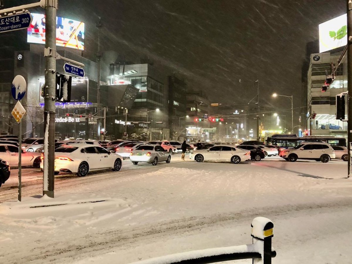 01kenseal's tweet photo. @ rokseal
・・・
WINTER IN SEOUL 

#이근대위 #이근 #KENRHEE #ROKSEAL #UDTSEAL #UDT https://t.co/CJYgpvKZiB