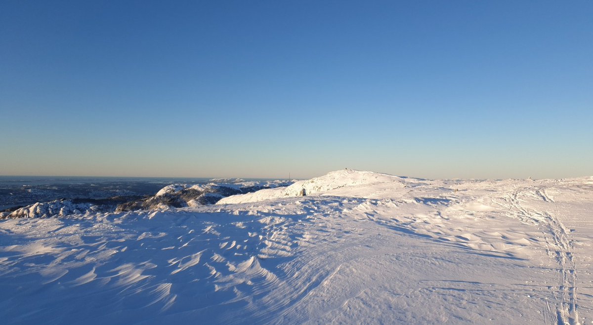 kyrreso's tweet photo. Dette er forresten fra onsdag denne uken. Prøver å gå #vidden på ski noen ganger i året i Bergen.. https://t.co/TSmfAtnAXJ