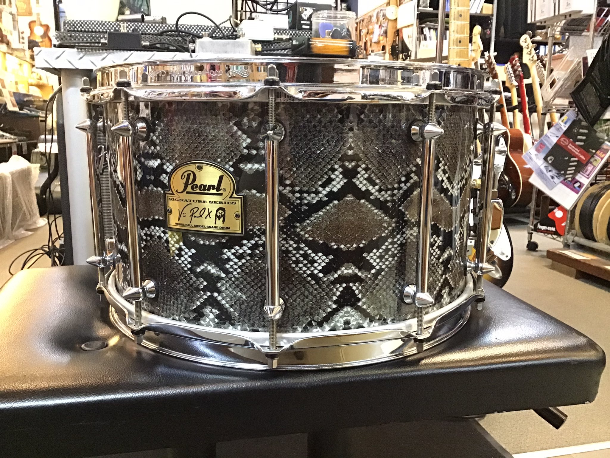 PEARL VP1480 pantera Vinnie Paulモデル です。 PEARL VP1480 pantera Vinnie Paulモデル です。