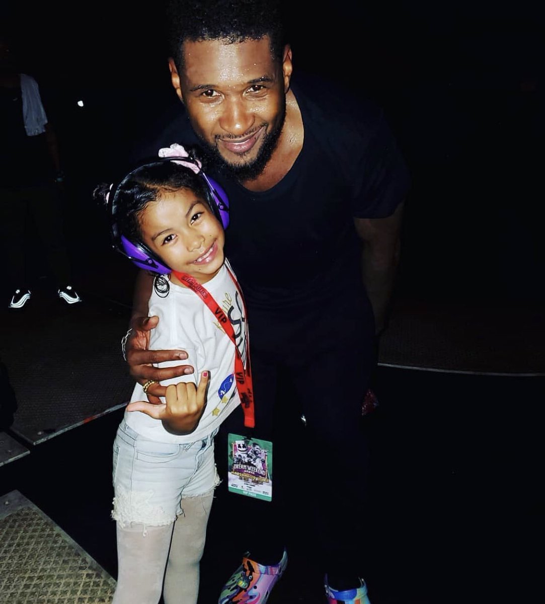 iamkaiyamack's tweet photo. Backstage with Uncle @Usher 💕 #usher #hawaii https://t.co/W2FNv4GfjS