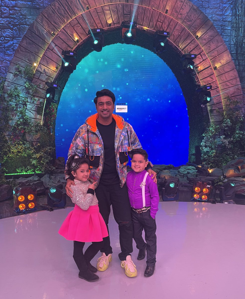 idevadhikari's tweet photo. Apart from the participants...pls do watch the show for them...I haven’t seen such a talent n a chemistry before ❤️❤️❤️

#DanceDanceJuniorSeason2 starting from today at 9.30pm @StarJalsha_ 

🙏🏻 https://t.co/1iHflpqiXy