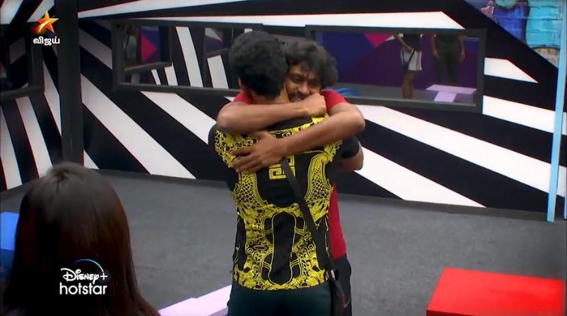 #BalajiMurugaDoss with  #RioA sort of love hate love relationship. I wish the Rio & Bala of week 1 remained. The two of you together were really funny. I felt had it remained, you would've had a very good friendship. Hoping to see understanding & friendship once out.