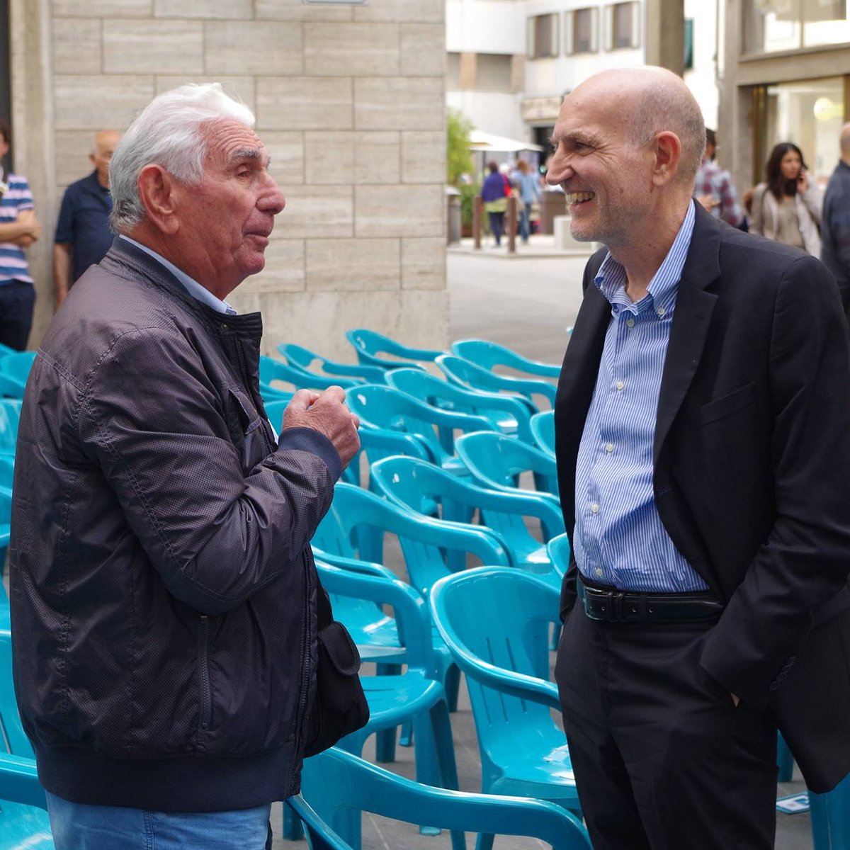 archiviodiari's tweet photo. Congratulazioni a @marinosinibaldi nominato dal ministro Franceschini presidente del @Centro_libro, istituto del @_MiBACT. Marino, nella foto di Maddalena Nava al Premio Pieve 2015 con Castrenze Chimento, è direttore di @Radio3tweet e amico speciale dell’Archivio dei diari. https://t.co/HSwyp3g6FE