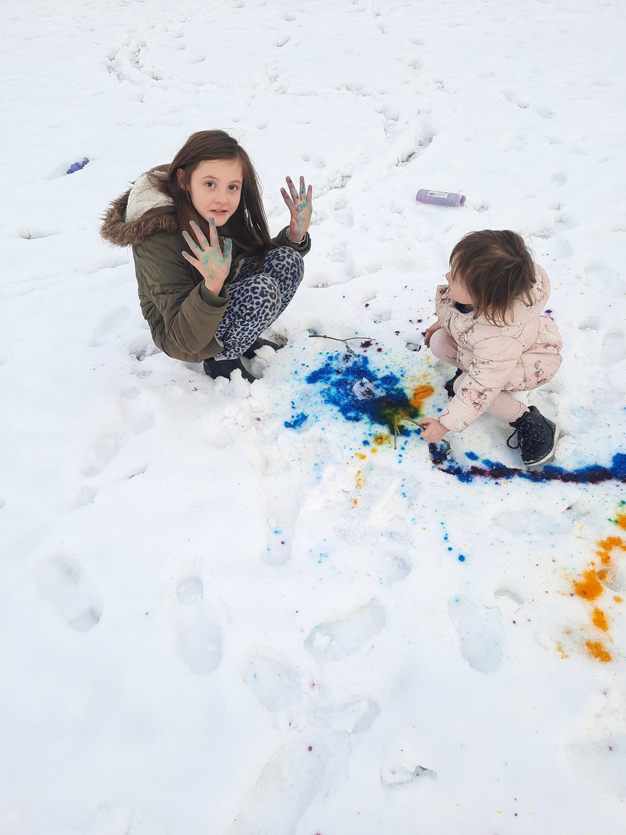 LauraSmithson1's tweet photo. @MissBestMrsGray Nicoles art work girls had so much fun doing this https://t.co/p5hyP2iW1R