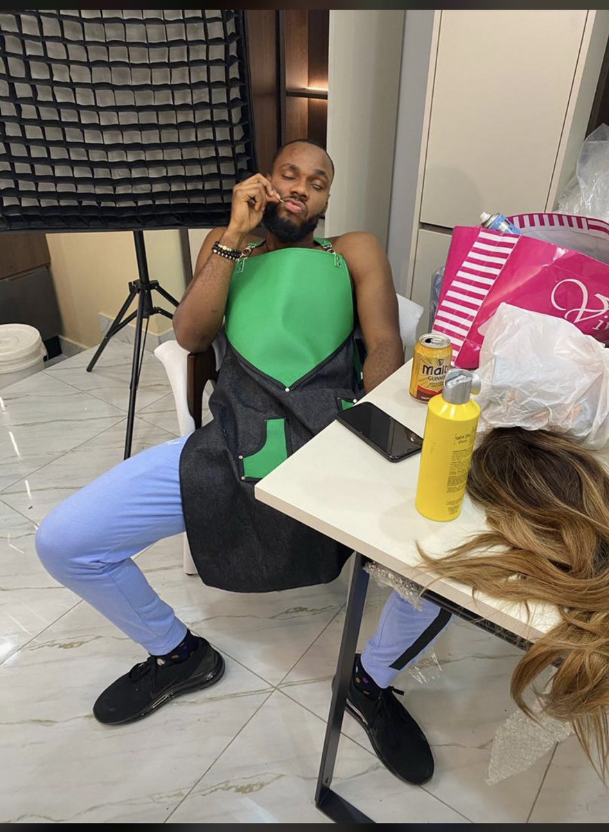 Thedorathybach's tweet image. Wahala for neigbor wey no gree glow🤣

#PrinceXDoraGlowWithVsp