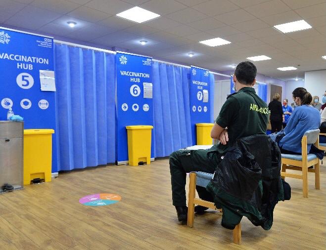 ESNEFT's tweet photo. It’s the #BigVaccsWeekend at #Ipswich &amp; #Colchester hospitals 🏥
As our #COVID19Vaccine programme hots up, we will give more vaccines today &amp; tomorrow than we ever have before. 
We are vaccinating our staff plus health &amp; care workers from ambulances, care homes, dentists &amp; more. https://t.co/VGK3K1skLw