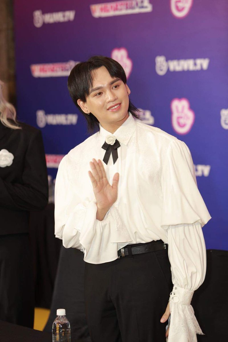 mm_lighterstar's tweet photo. Most HandSome boy in the world
@imdenisdang 
#denisdang #nguyentrantrungquan
#Vheartbeat_YearEndParty_2020 https://t.co/GvrRBKrJaE