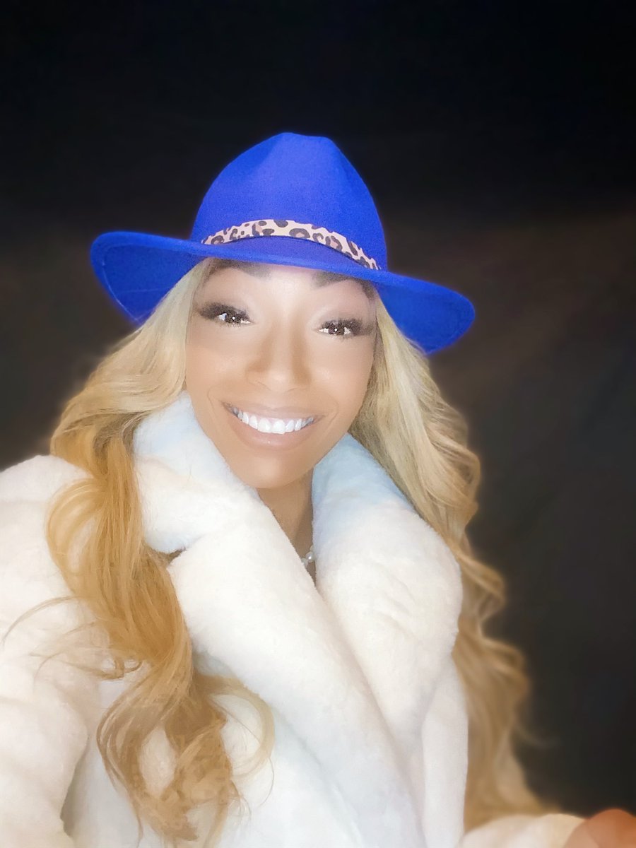 Coach_JKHuff's tweet photo. Celebrating my first Foundersβ Day as a Finer Woman of Zeta Phi Beta Sorority, Inc. Wishing all my beautiful Sorors a wonderful day! #101 #itonlytookFIVE #musiccityzeta #scrzeta #finefinerfinest ππ€π https://t.co/NvliV7zM1r