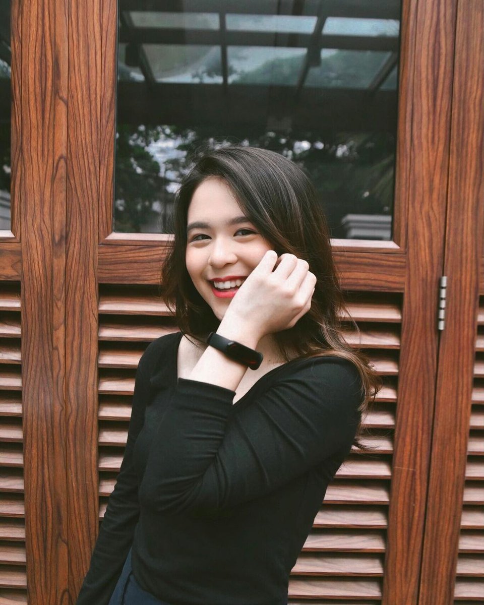 ariellice_'s tweet photo. #InstAriella on 16th January 2021

"malu2 introvert gitu ceritanyaa 😌"
(masih edisi pake #miband5 dari @.xiaomi.indonesia 🤍) https://t.co/9YAcJsvyUz