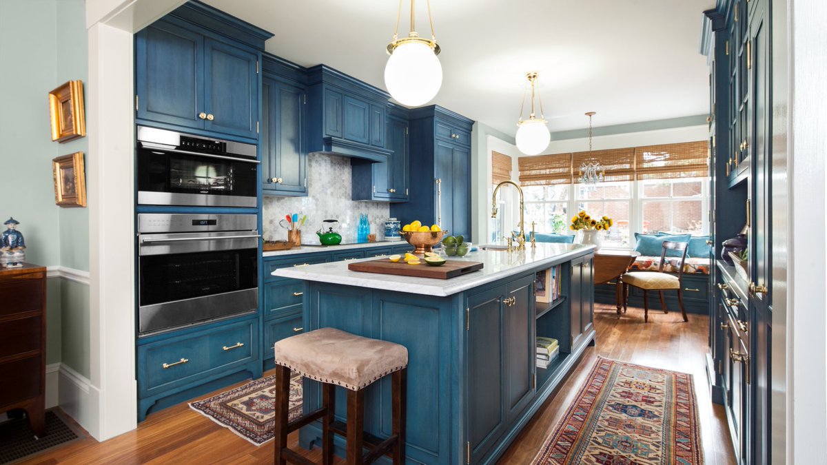 DIYNetwork's tweet photo. RT if you love these rich blue cabinets! 🙋🙋‍♂️ A #Boston rowhouse is reimagined on #ThisOldHouse. Tune in now! https://t.co/7sN8ARq20P
