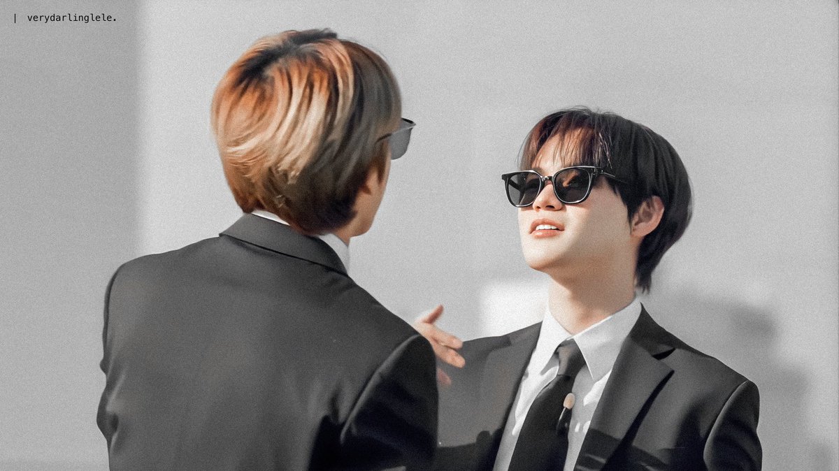 verydarlinglele's tweet photo. 😎
.
#Rooftop_Fight #TEAMCHENLE
@NCTsmtown_DREAM https://t.co/CMnpFcR7Ok