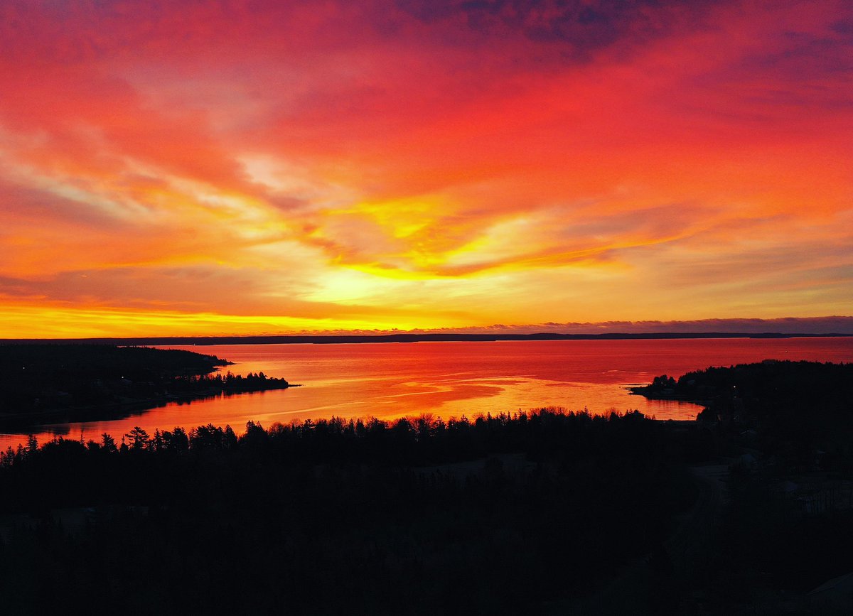 jawmedic's tweet image. Woke to a very big show this morning.... #hubbards #stmargaretsbay #halifaxnovascotia