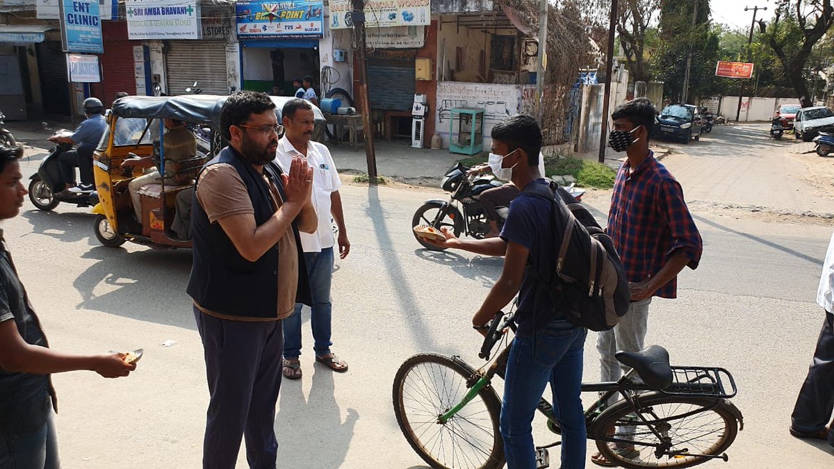 JournalistSai1's tweet photo. Sandeepp Bansal Sir distributed sweets to 1000 people on the occasion of Sankranthi Festival  Secunderabad cantonment, Hyderabad. @sandeeppbansal https://t.co/ID2JwLrZgy