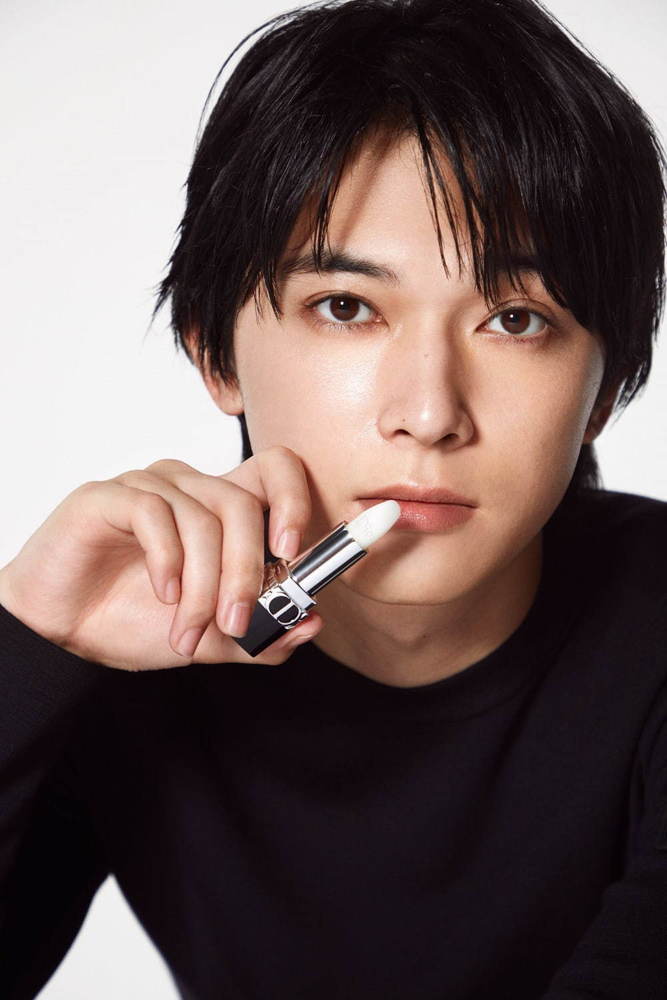 誰がモデルやってもいい時代は嬉しいね ルージュのcmに吉沢亮さんを起用したdiorが優秀すぎる 美しさが限界突破してる Togetter