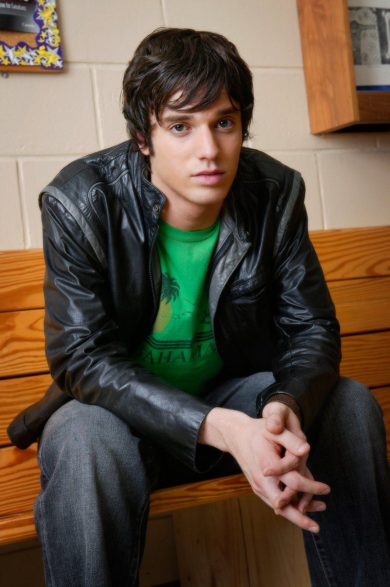 Happy 34th birthday Jake Epstein (aka Craig Manning) 