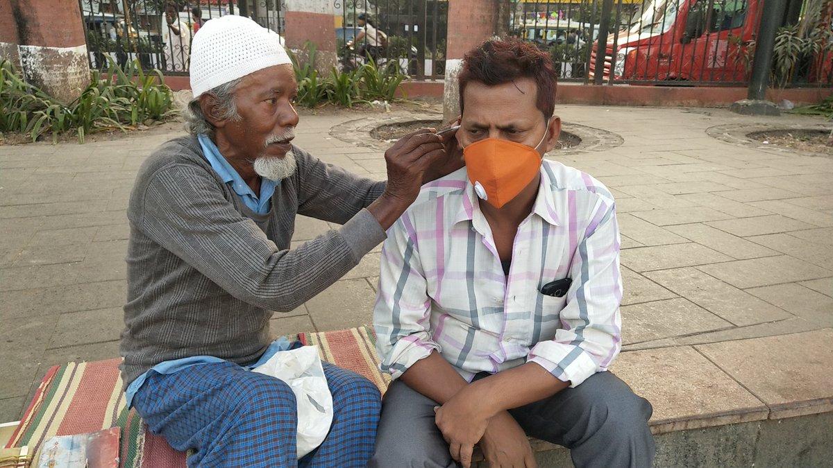 firozeshakir's tweet photo. I came to check on the #earcleaners of #bandratalao I found this new earcleaner Mustakim . https://t.co/ftCeKRVd0O