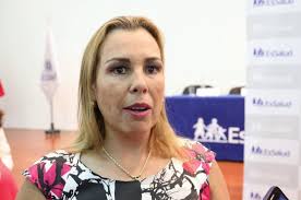 jimmybussol's tweet photo. Alguien sabe que hace la Molinelli de @EsSaludPeru con @MartinVizcarraC viajaba semanalmente al interior del país a inspeccionar hospitales (viajes de placer), se fue Vizcarra y se acabó las inspecciones! https://t.co/FRZIQdzI3a