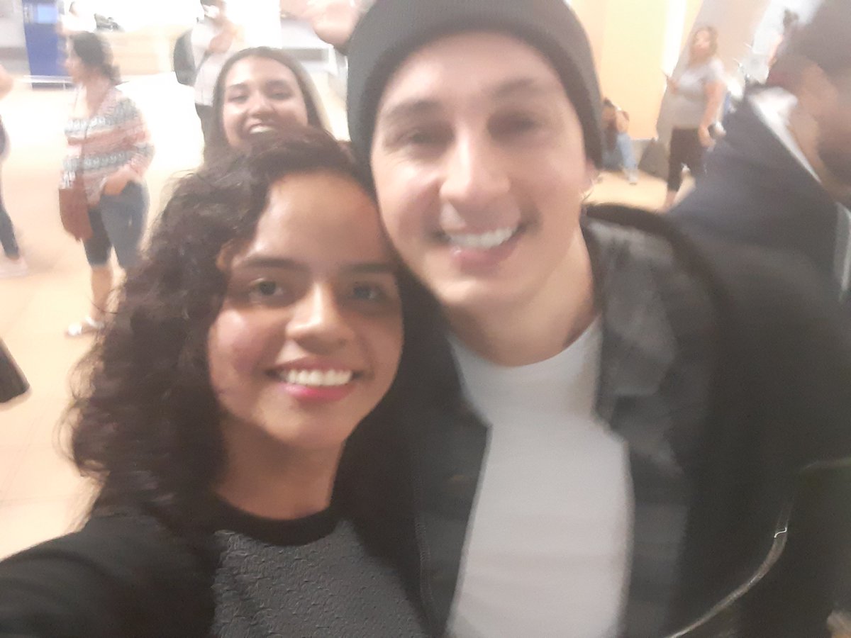 _croxxx's tweet photo. Fotos borrosas, pero con el cumpleañero @victordrija. Te quiero Vic 💞
#HBVictorDrija https://t.co/AU0cl8IqYY